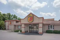 Super 8 by Wyndham Carlisle North Hôtels à : Silver Spring Township