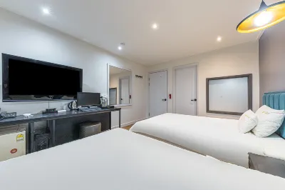 Changwon Paryongdong S Hotels near Changwon Station