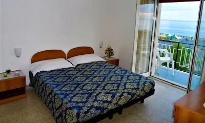 Hotel Mondial Hotels near Albachiara Outlet