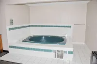 Bison Inn & Suites on University Hotels in Moorhead