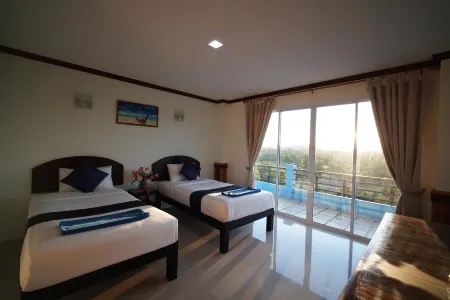 Sea Mountain Khanom Hotel Отели в г. Кханом