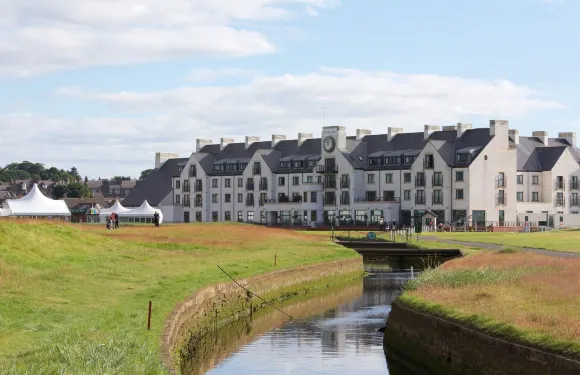 卡洛斯蒂高爾夫酒店