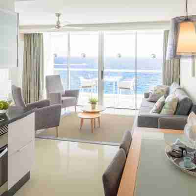Ona Pearly Grey Rooms