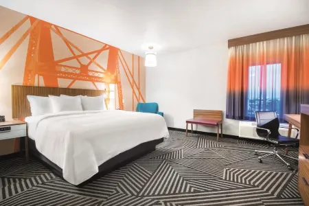 La Quinta Inn & Suites by Wyndham Waco Downtown - Baylor