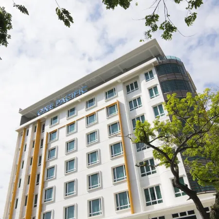One Pacific Hotel and Serviced Apartments Отели рядом с достопримечательностью «Mahindarama Buddhist Temple»