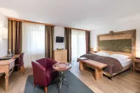 Sporthotel Exclusive Hotels in La Val