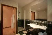 Hostellerie les Hauts de Sainte Maure Hotel a Crouzilles