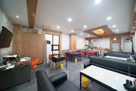 Youngcheon Khan (Khan) Отели рядом с достопримечательностью «Auno Feliz Glamping»