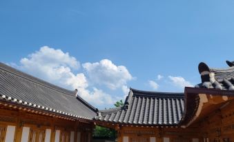 Gyeongju Leaf Moon Smenal