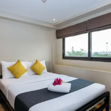 Lucky House Khaosan Отели рядом с достопримечательностью «Торговый центр Tha Maharaj»