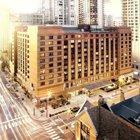 Embassy Suites by Hilton Chicago Downtown River North