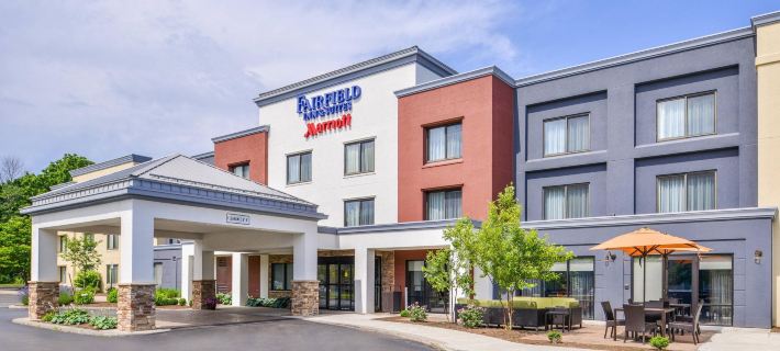 Fairfield Inn & Suites Rochester West/Greece Hotels in Monroe County