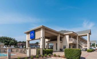 Americas Best Value Inn and Suites Fort Worth South