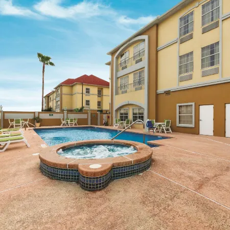 La Quinta Inn & Suites by Wyndham Pharr Rgv Medical Center