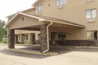 Quality Inn & Suites Warren Hotels in Warren