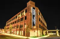 EnVision Hotel Boston-Everett Hotels in Malden