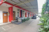 RedDoorz Near Ipdn 2 Hotels in Majalaya