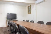 RedDoorz Near Pelabuhan Tanjung Perak 2 Surabaya Các khách sạn ở Pabean Cantikan