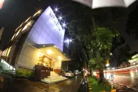 Sutan Raja Guest House Bandung Hotel dekat Tugu Simpang Lima