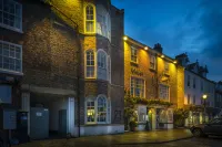 The Golden Fleece Hotel, Thirsk, North Yorkshire فنادق في Kilburn High And Low