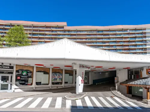 Le Bec Rouge (Le Lac)