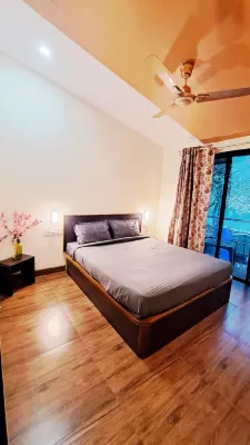 Neuaura Stays Hotels in Malusar