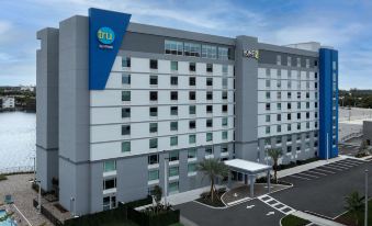 Tru by Hilton Miami Airport South Blue Lagoon