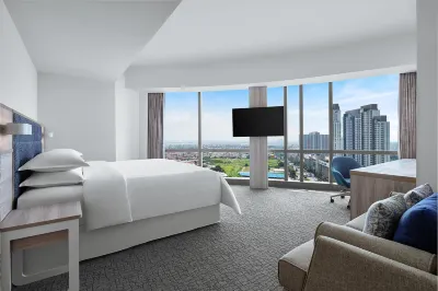 Four Points by Sheraton Surabaya, Pakuwon Indah Hotel in zona Wisma Jerman