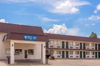 Travelodge by Wyndham Cordele Hotels in Cordele