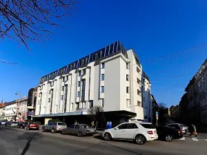 Plaza V Executive Hotel