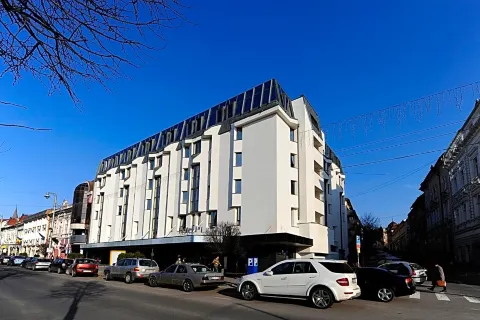 Plaza V Executive Hotel
