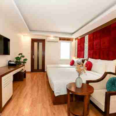 Hanoi Center Silk Classic Hotel & Travel Rooms