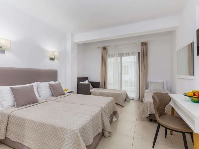 Stavros Beach Hotel