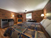 Fellows Creek Lodge Hotels in Canton