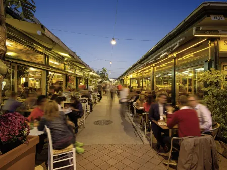 Hotel Indigo Vienna - Naschmarkt Отели рядом с достопримечательностью «Циркусвизе Альтерлаа»