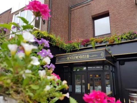 斯馬特爾酒店 - 不脱歐