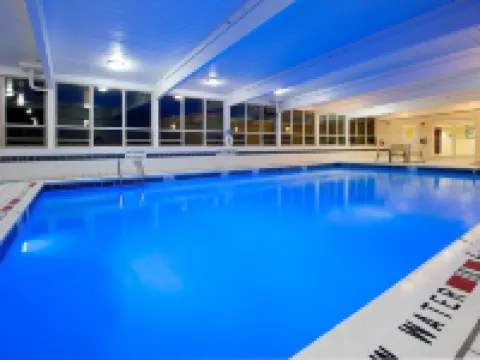 Holiday Inn Express & Suites PITTSBURGH WEST - GREEN TREE by IHG Hotels in Pittsburgh