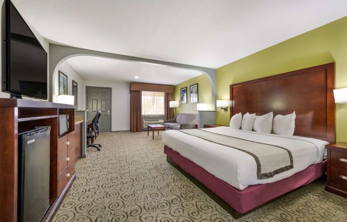 Best Western Deer Park Inn  Suites