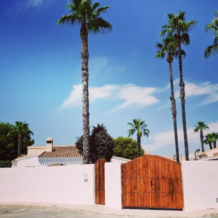 Zenia Hostel