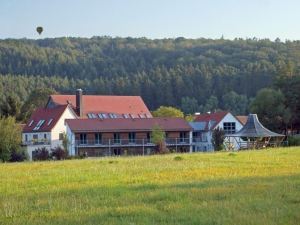 HUBERT SCHWARZ GAESTEHAUS