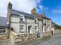 Tir Bedw Hotels near Pwllheli Traeth Marian-y-de Beach