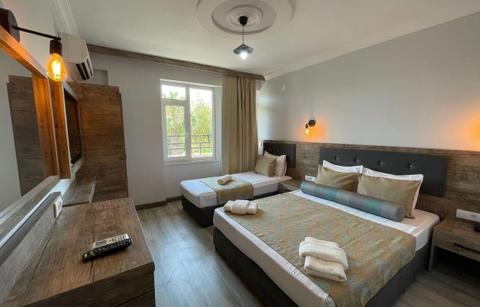 Seven City Hotel