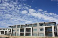 Bunbury Seaview Apartments Hotels near Daablone Park