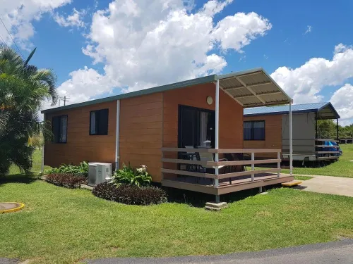 Tasman Holiday Parks - Fisherman's Beach Hotels in Emu Park