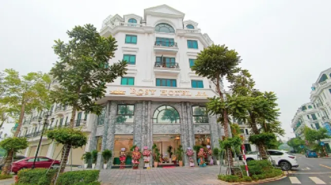 Rosy Hotel Chùa Trùng Quang周辺のホテル