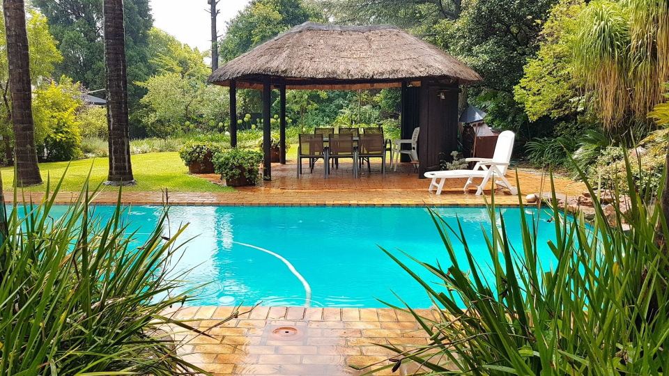 Six Valk Avenue Guest House