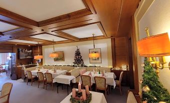 Hotel Adler - Housity