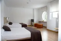 Hotel Restaurante Cadosa فنادق في سريا