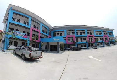 Waritthon Residence