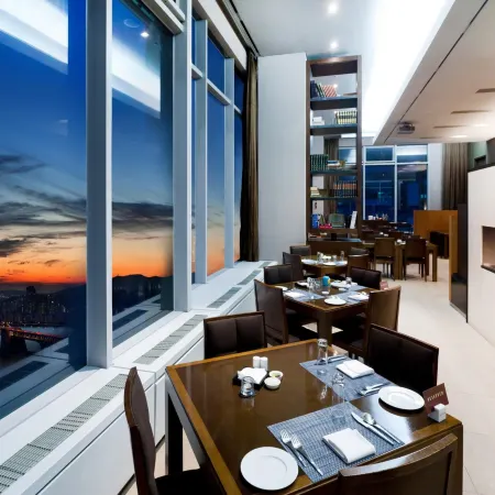 Hanwha Resort Haeundae Отели рядом с достопримечательностью «Храм Чонхёсовон»